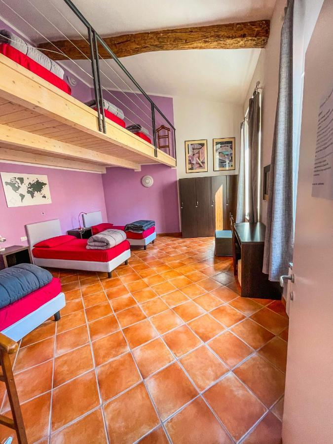 Emerald Palace Hostel Firenze Bagian luar foto