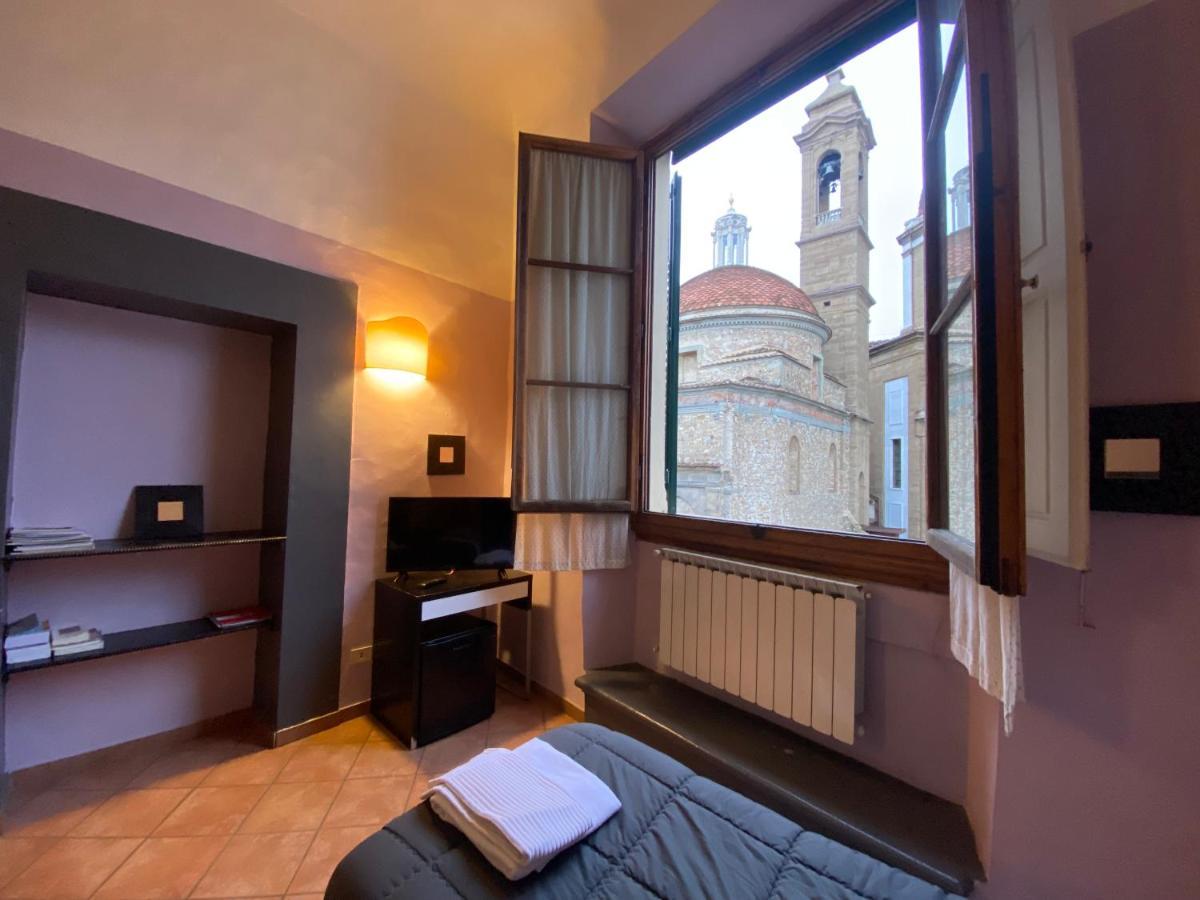 Emerald Palace Hostel Firenze Bagian luar foto