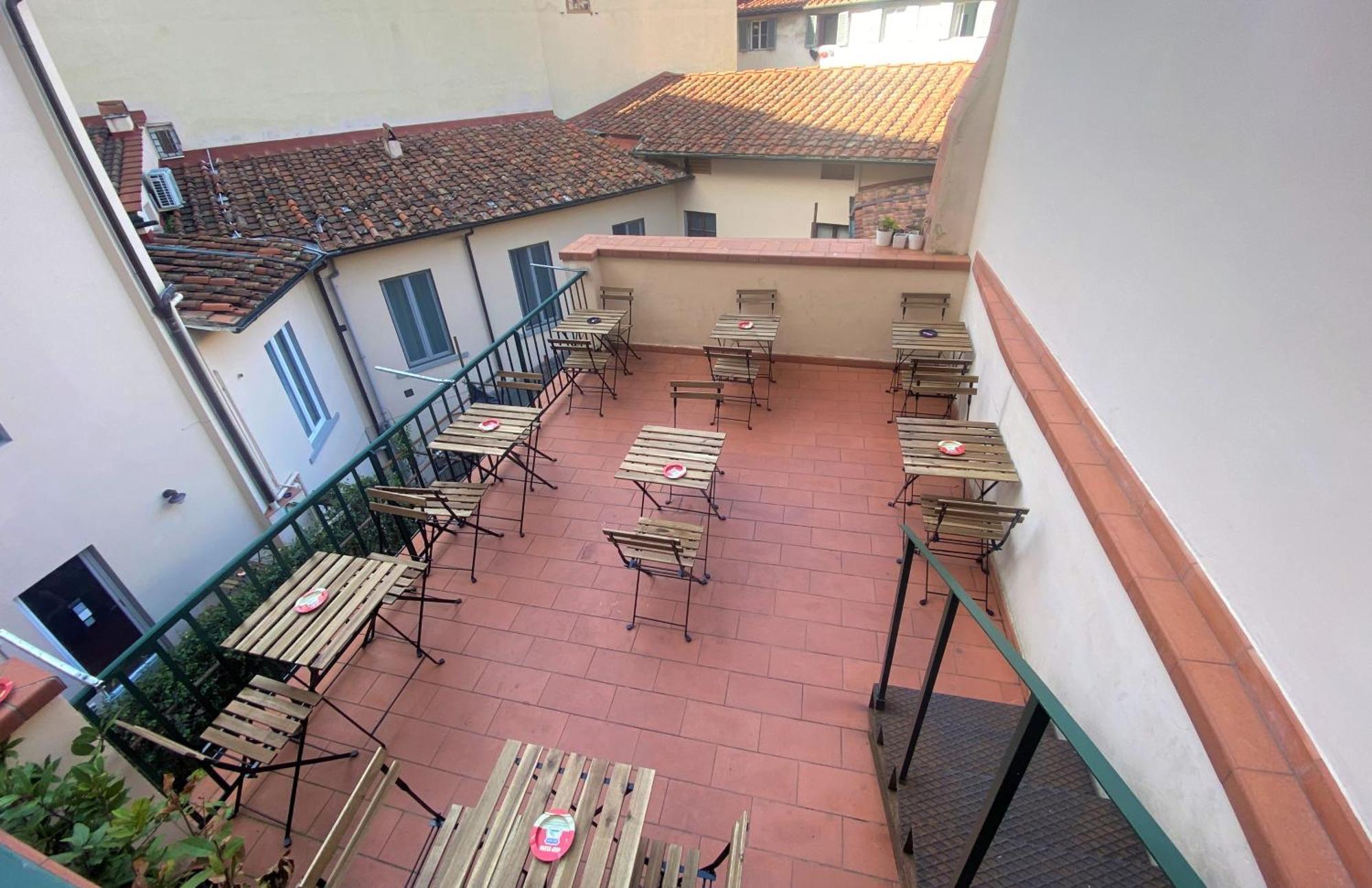 Emerald Palace Hostel Firenze Bagian luar foto